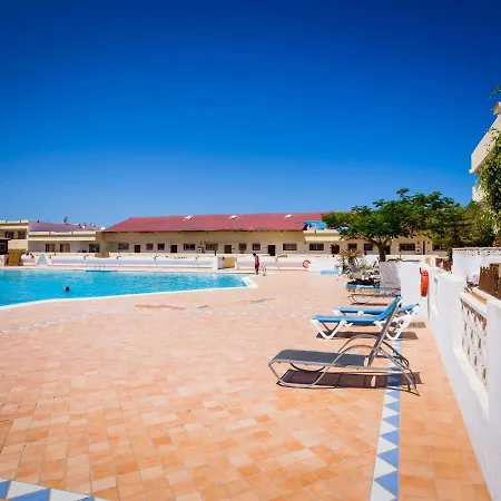 539 Marina Palace Swimming Pool * Callao Salvaje